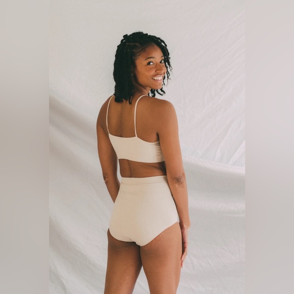 Agnes High Waisted Shaping Brief - Picture 2 of 5